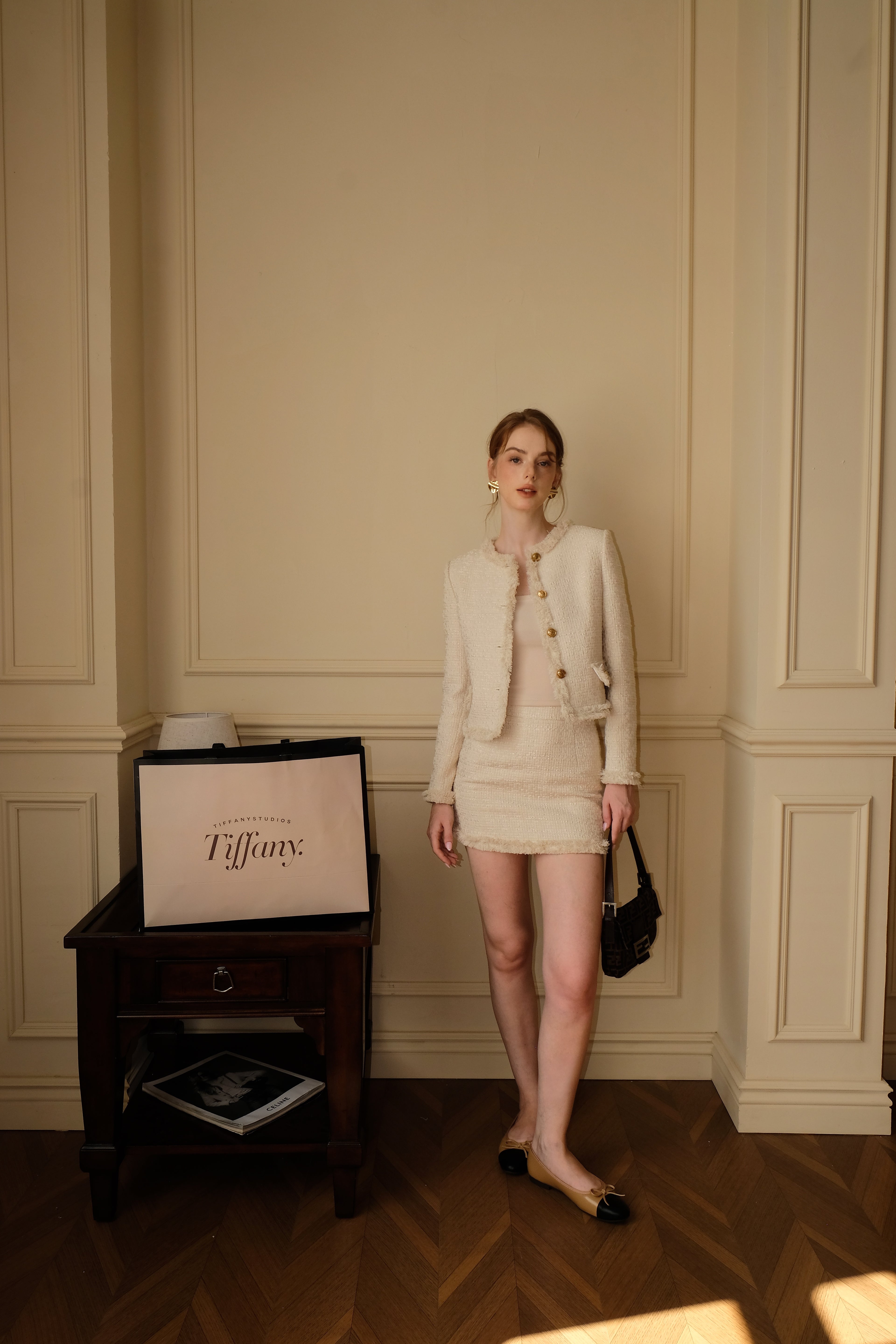CAROL TWEED SET IN BEIGE