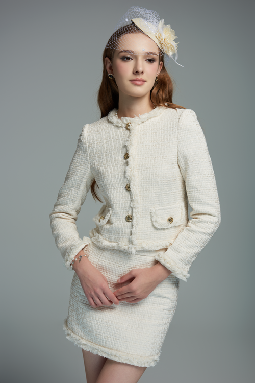 CAROL TWEED SET IN PLAIN WHITE