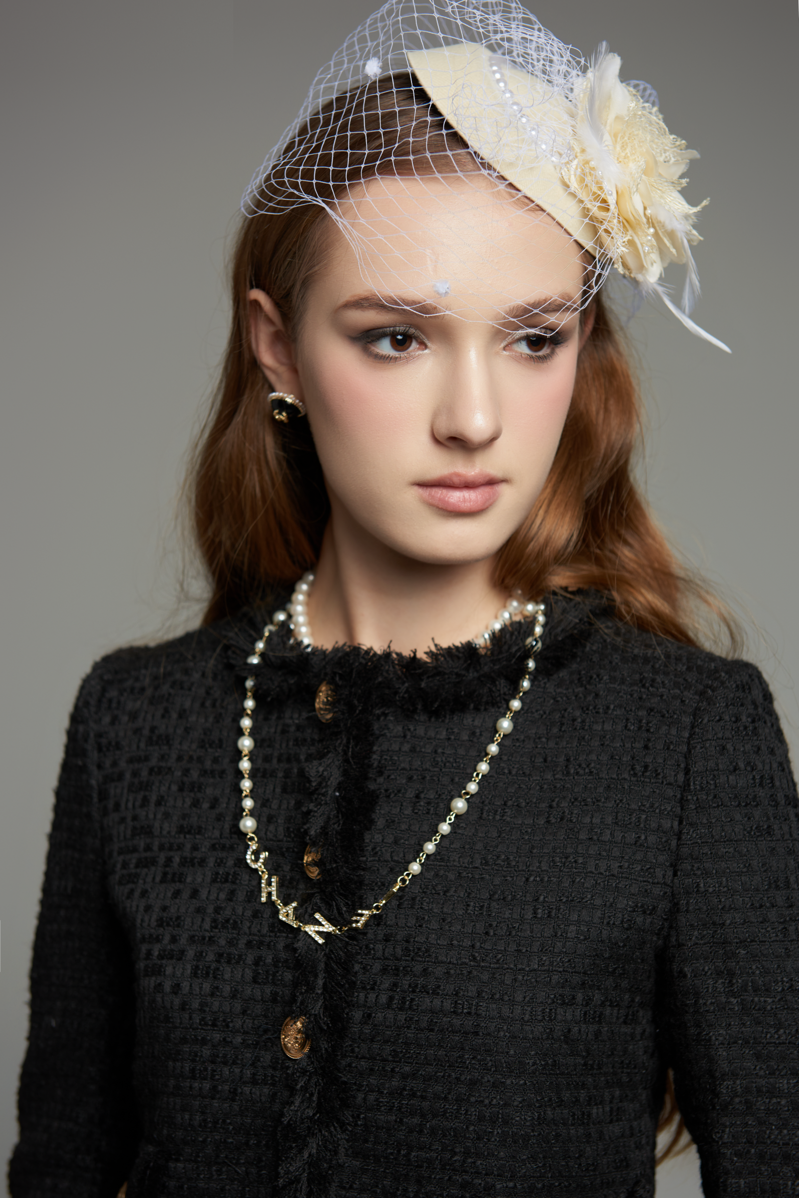 CAROL TWEED SET IN BLACK