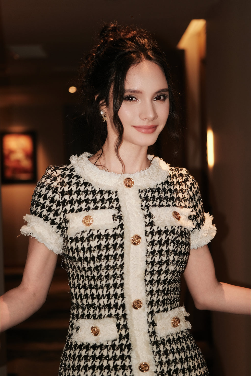 VIVIENNE HOUNDSTOOD