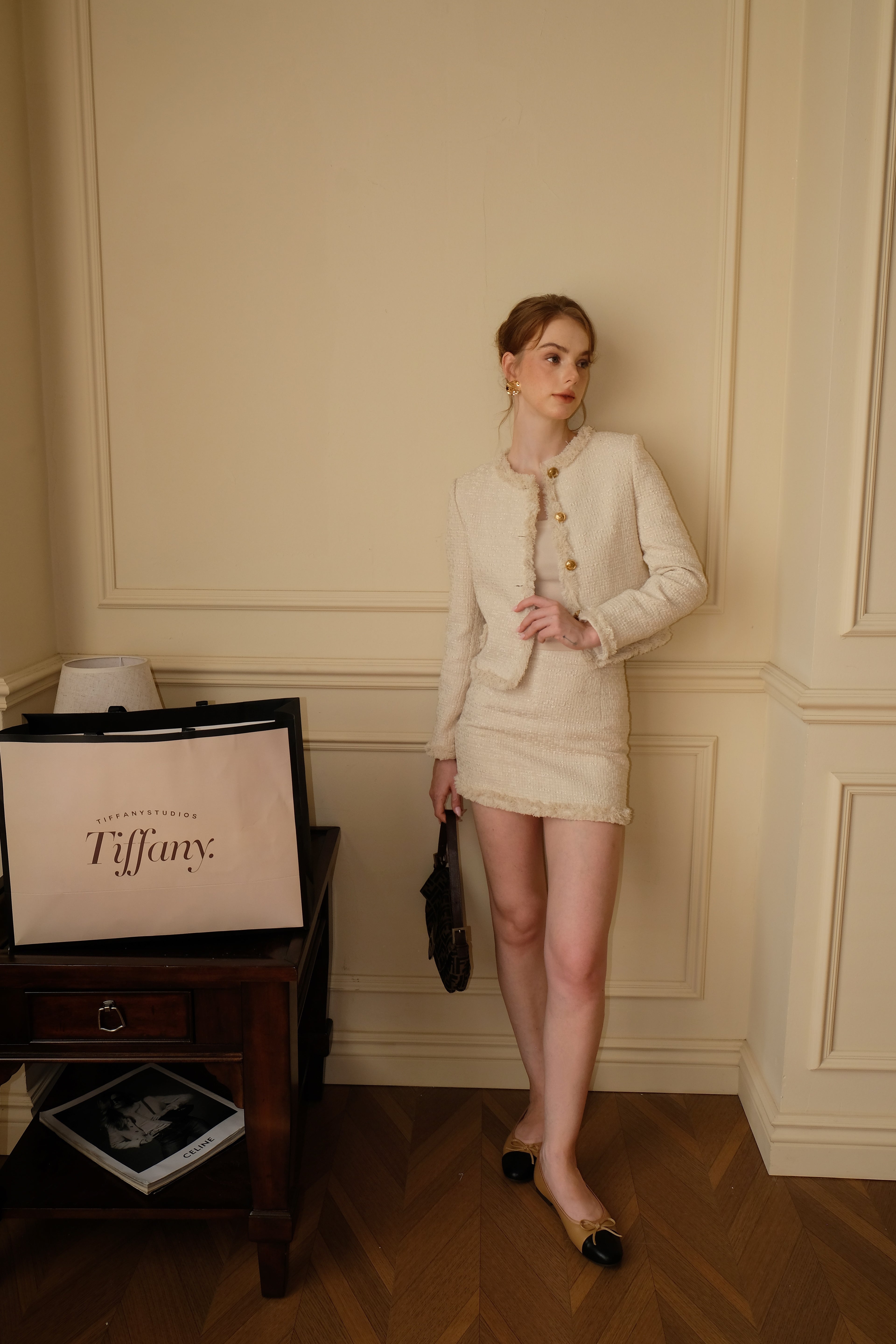 CAROL TWEED SET IN BEIGE