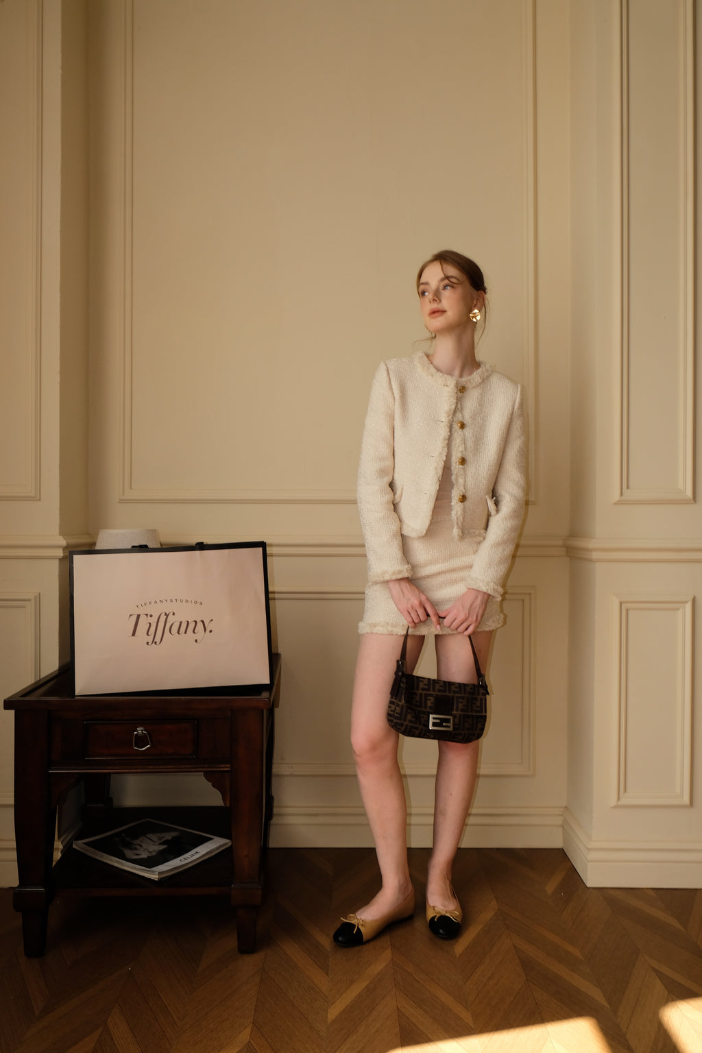 CAROL TWEED SET IN BEIGE