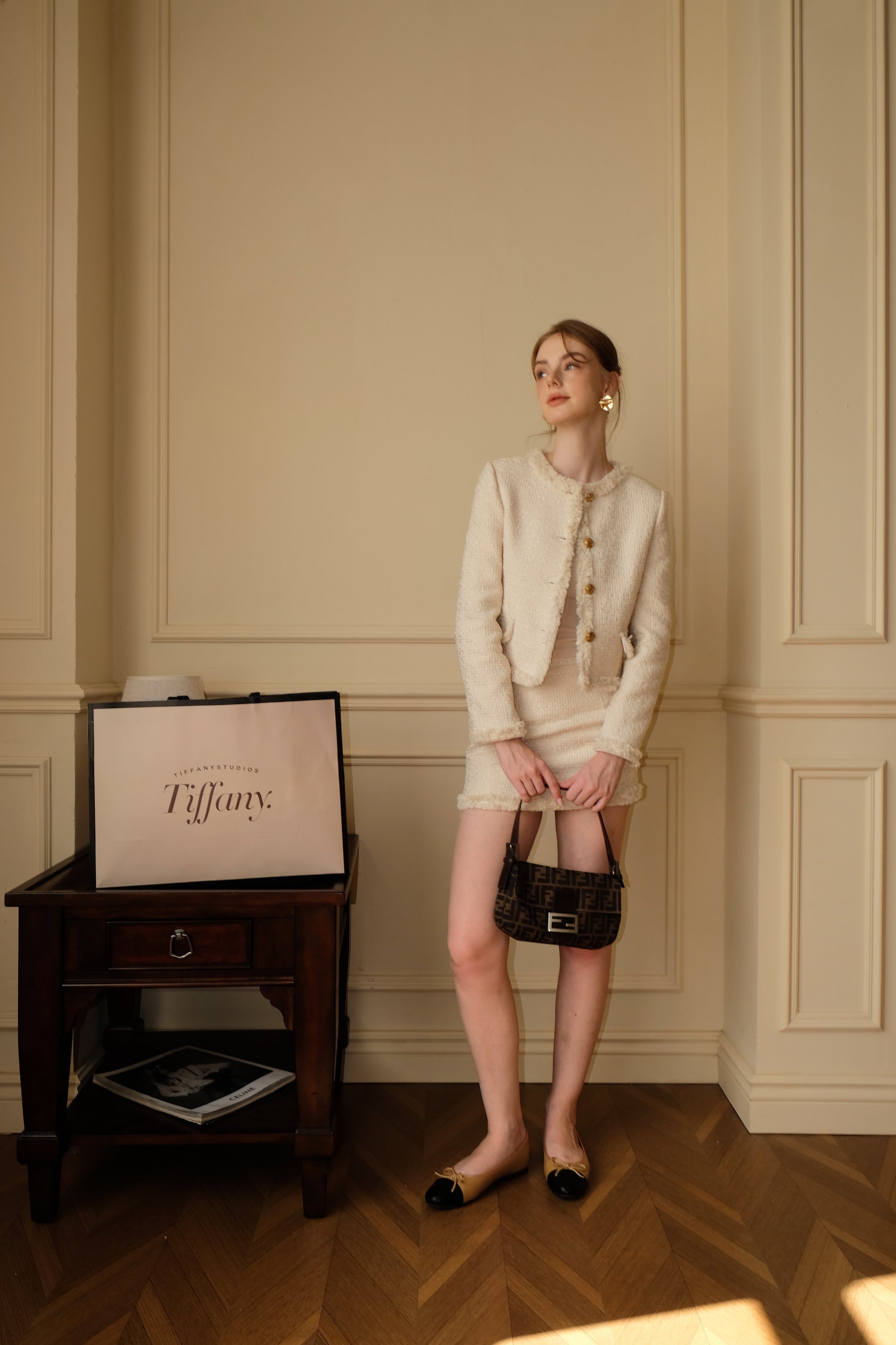 CAROL TWEED SET IN BEIGE