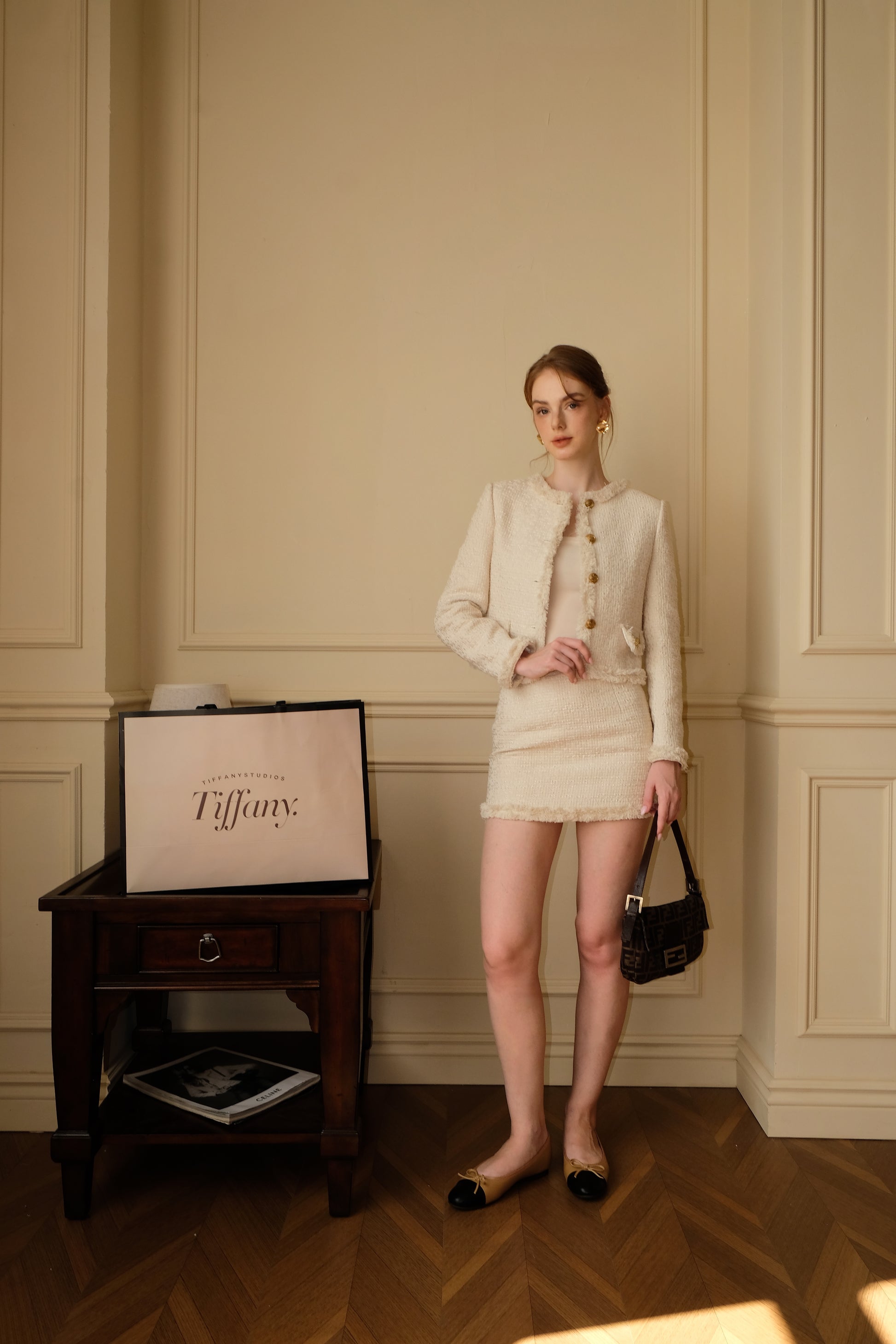 CAROL TWEED SET IN BEIGE