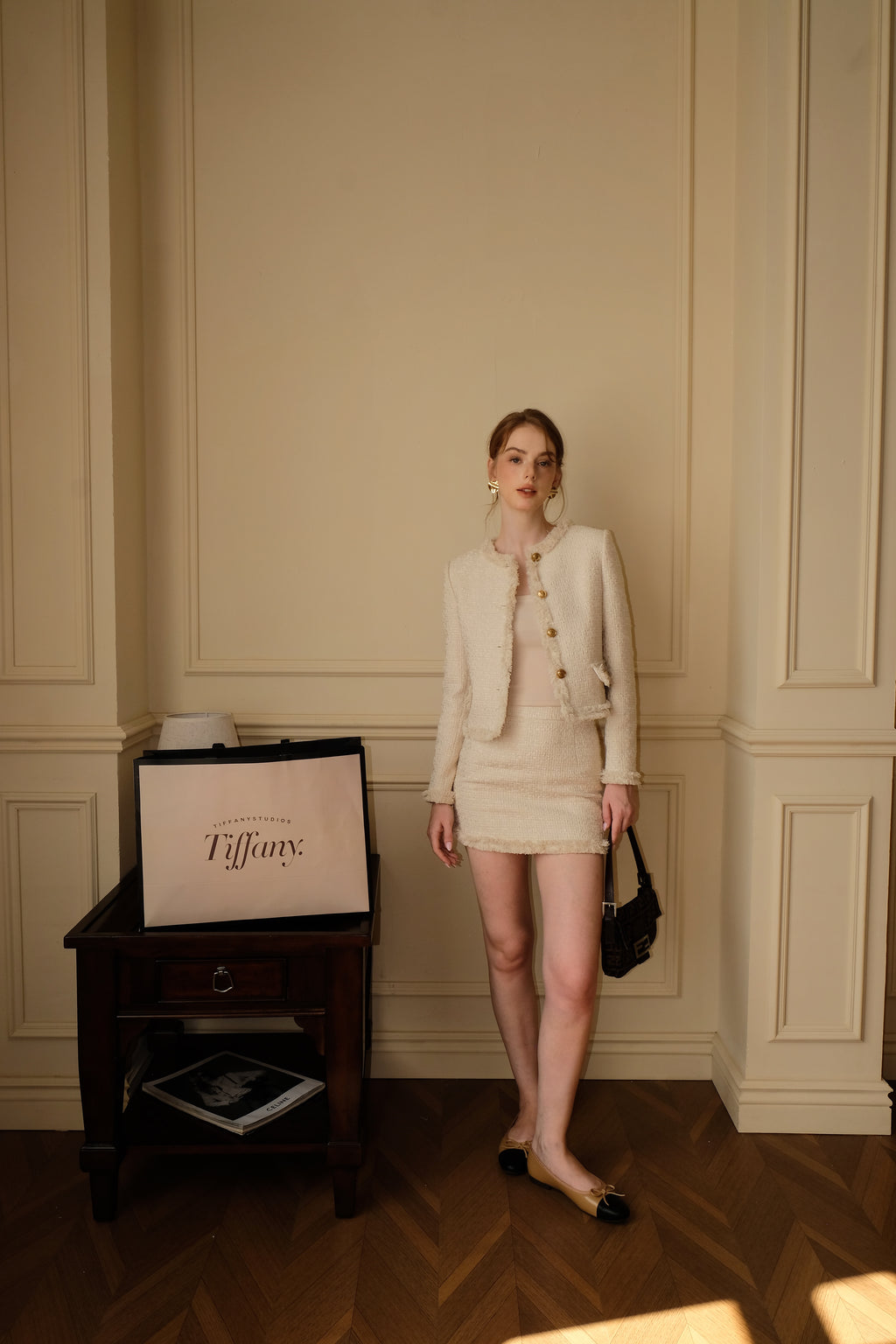 CAROL TWEED SET IN BEIGE