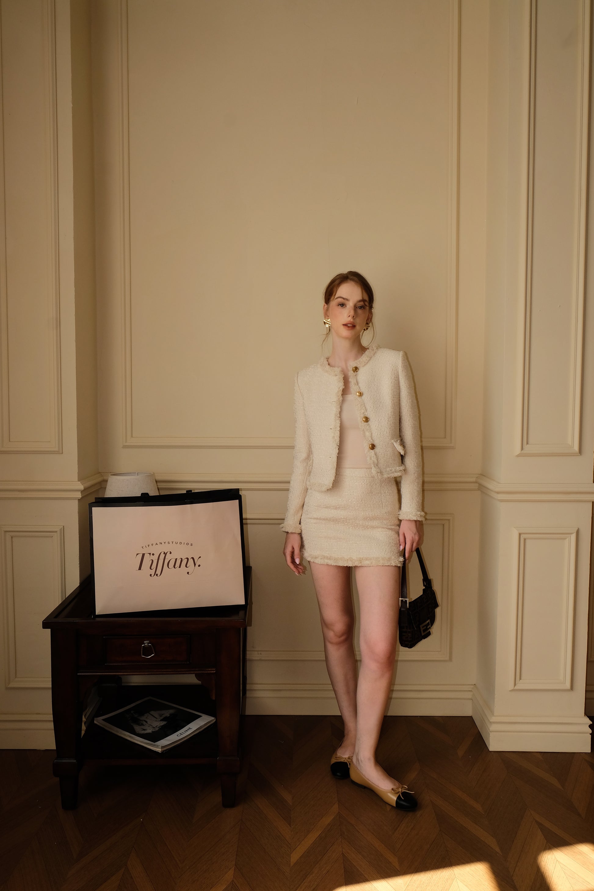 CAROL TWEED SET IN BEIGE