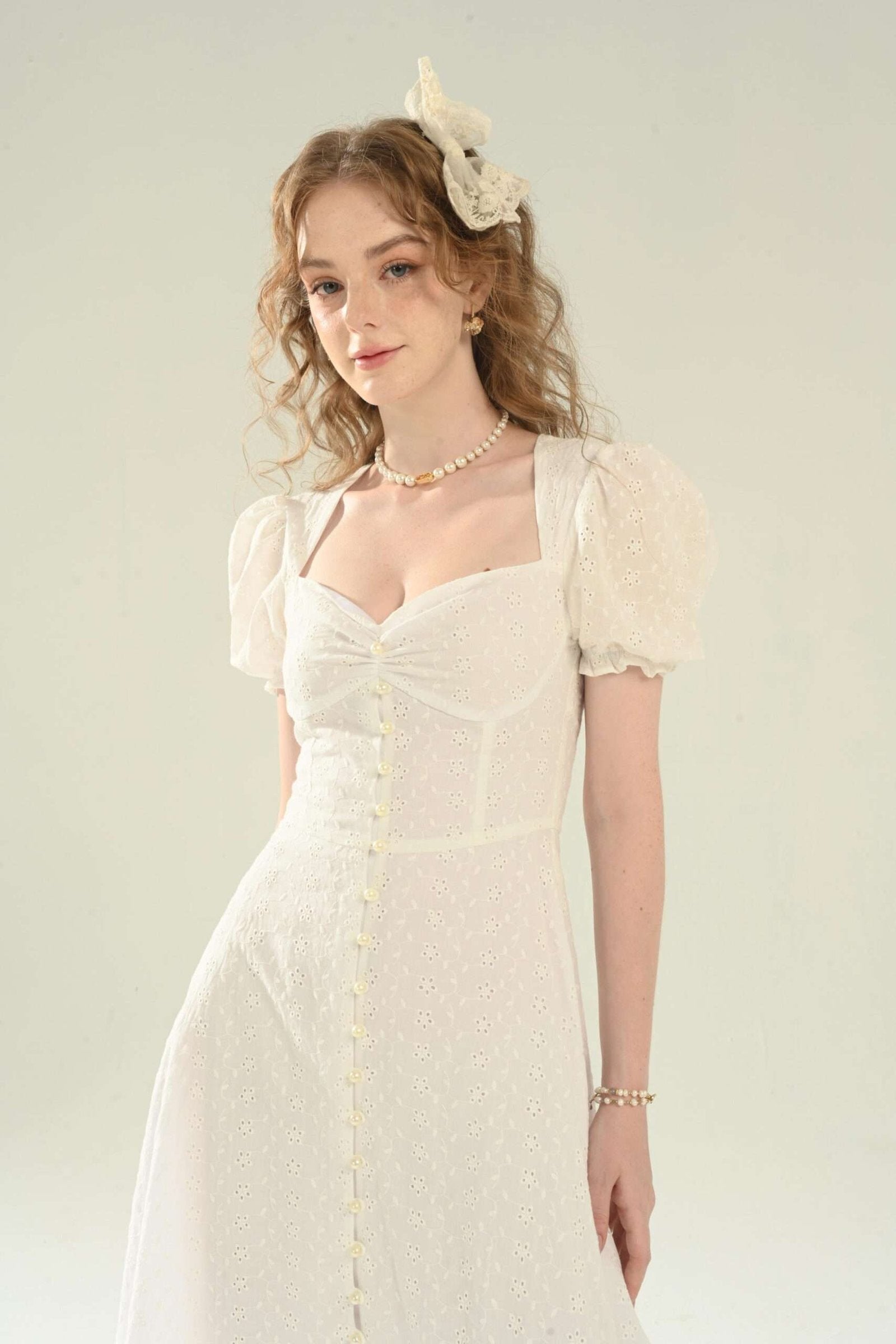 JACLYN DRESS SPECIAL WHITE FLOWER