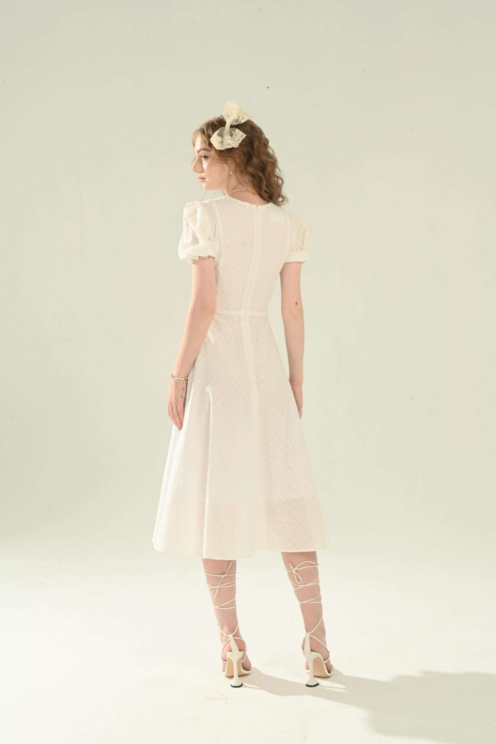 JACLYN DRESS SPECIAL WHITE FLOWER