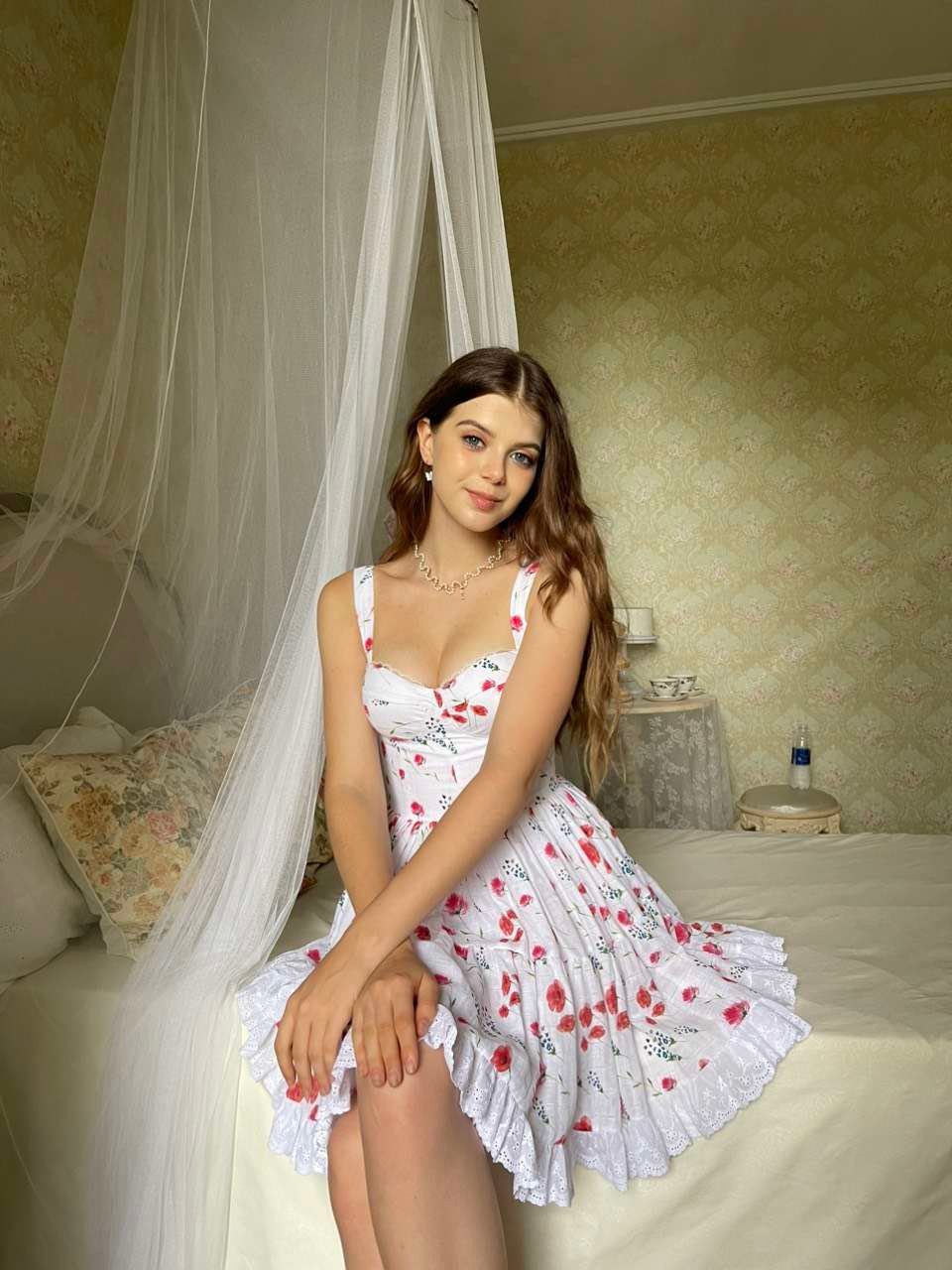 MEGAN DRESS RED FLOWER